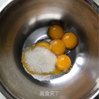 黑加仑蛋糕卷的做法步骤：2