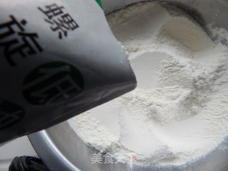 韭菜鸡蛋饼的做法步骤：2