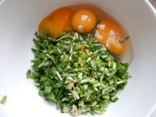 韭菜鸡蛋饼的做法步骤：6
