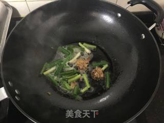 花椒叶烧武昌鱼的做法步骤：5