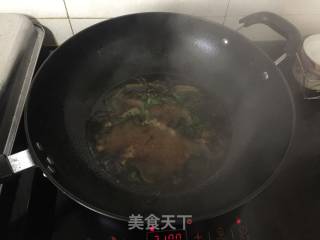 花椒叶烧武昌鱼的做法步骤：7
