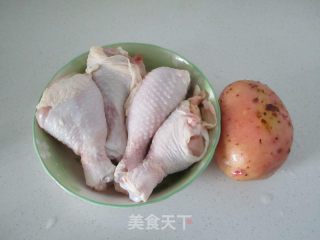 迷迭香土豆烤鸡腿的做法步骤：1