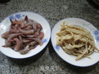 水笋炒海虾的做法步骤：1