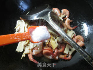 水笋炒海虾的做法步骤：8