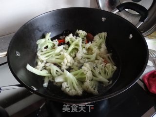 菜花红烧虾贝菇的做法步骤：2