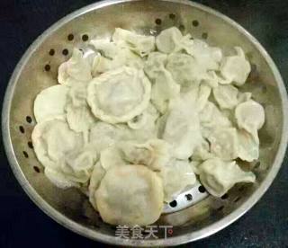 荠菜猪肉水饺的做法步骤：19