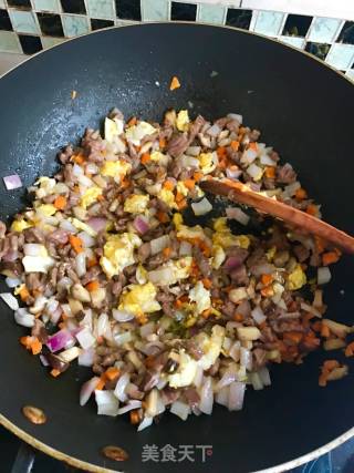 扬州炒饭！的做法步骤：8