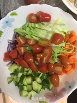 蔬菜沙拉????的做法步骤：1