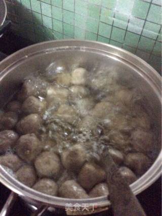 水煮牛肉丸汤的做法步骤：2