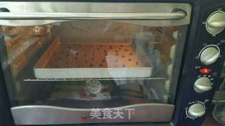 枇杷果酱波点蛋糕卷的做法步骤：15