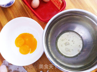 卡仕达南瓜戚风卷的做法步骤：3