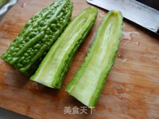 苦瓜炒肉丝的做法步骤：3