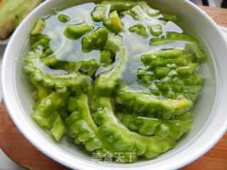 苦瓜炒肉丝的做法步骤：4