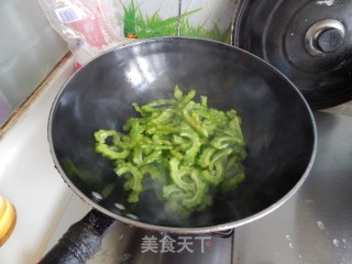 苦瓜炒肉丝的做法步骤：6