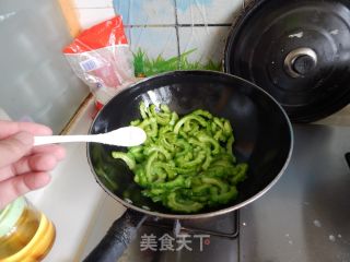 苦瓜炒肉丝的做法步骤：7