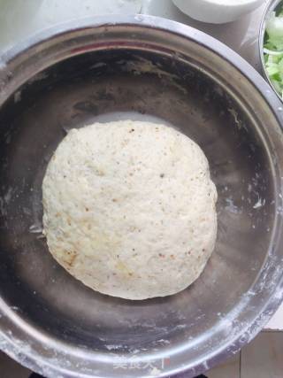 芝麻葱油饼的做法步骤：3