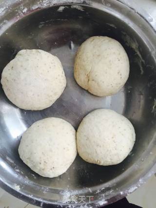 芝麻葱油饼的做法步骤：4