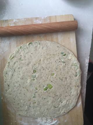 芝麻葱油饼的做法步骤：8