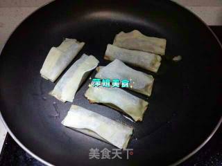 ＃春食野菜香＃香椿锅贴的做法步骤：7