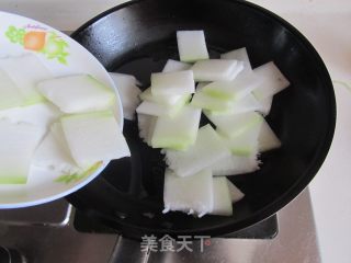 冬瓜白玉菇肉片的做法步骤：2