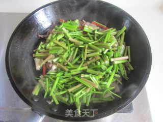 水芹菜炒牛肉丝的做法步骤：5