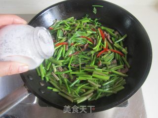 水芹菜炒牛肉丝的做法步骤：6