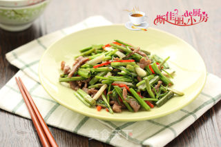 水芹菜炒牛肉丝的做法步骤：7