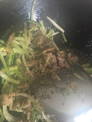 孜然牛肉的做法步骤：9