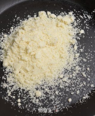 CoCoLc 的私菜食谱经--香草扁桃仁牛奶的做法步骤：2