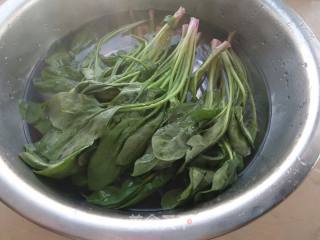 麻酱拌菠菜花生米的做法步骤：2