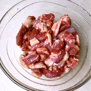 孜然羊肉串的做法步骤：1
