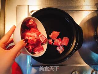 糖醋排骨的做法步骤：2