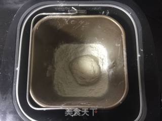 亚麻籽提子软欧包的做法步骤：1