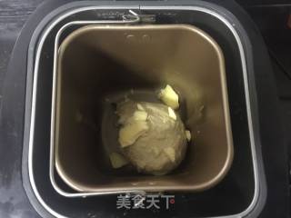 亚麻籽提子软欧包的做法步骤：2