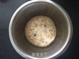 亚麻籽提子软欧包的做法步骤：7