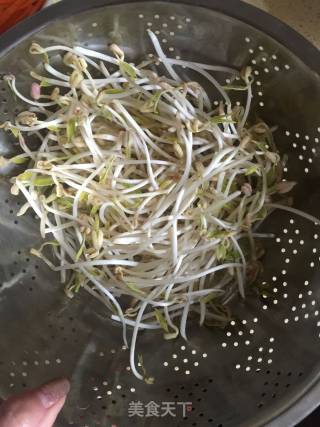素炒豆芽菜的做法步骤：1