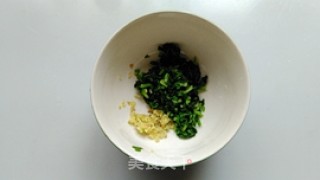荠菜春笋炒目鱼的做法步骤：5