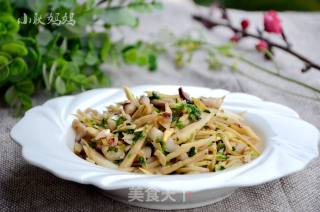荠菜春笋炒目鱼的做法步骤：11