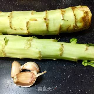 蒜炒莴笋丝的做法步骤：1