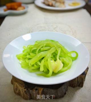 蒜炒莴笋丝的做法步骤：8