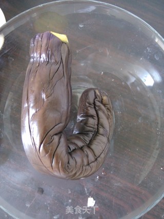 蒸拌手撕茄子的做法步骤：2