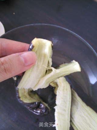蒸拌手撕茄子的做法步骤：3