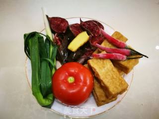 鲶鱼豆腐煲的做法步骤：1