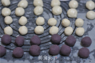 紫薯蛋黄酥的做法步骤：8