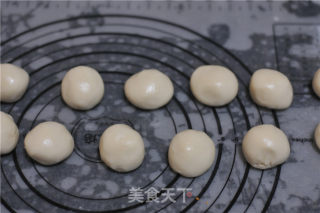 紫薯蛋黄酥的做法步骤：12