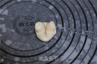 紫薯蛋黄酥的做法步骤：16