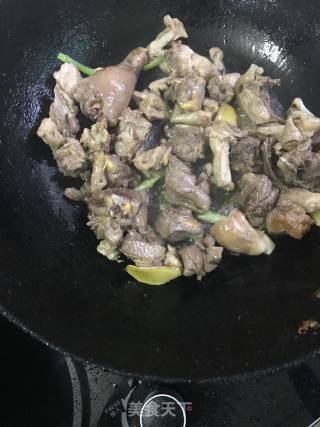 花菇炖鸡的做法步骤：5