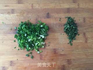 五香叶葱油卷的做法步骤：3