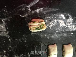 五香叶葱油卷的做法步骤：11