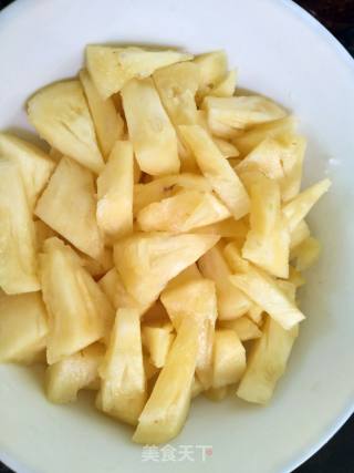 菠萝咕噜肉的做法步骤：2